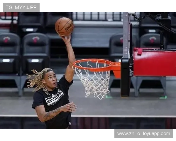 克拉克斯顿低位脚步完全展开